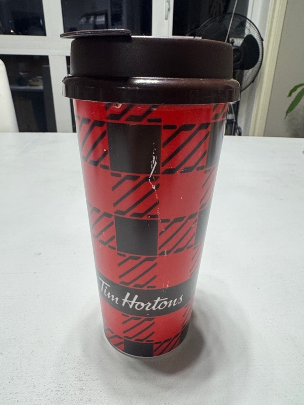 Tim Hortons 2017 Red Tartan 16oz Travel Coffee Tumbler Cup Whirley USA Plastic